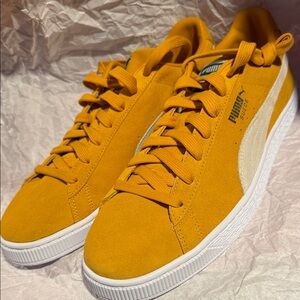 Men’s Puma Suede Yellow and White Sneakers